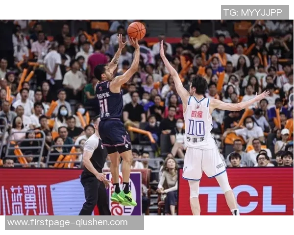 广东宏远与新疆篮球对决精彩回顾及最终比分分析